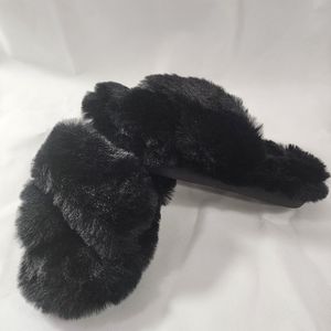Steve Madden size 7-8 women's black faux fur slippers